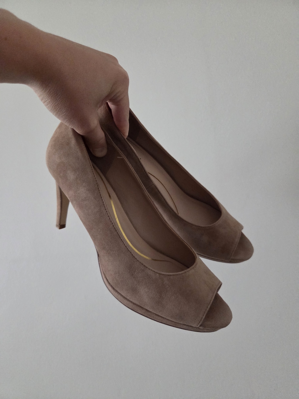 COLE HAAN Heels